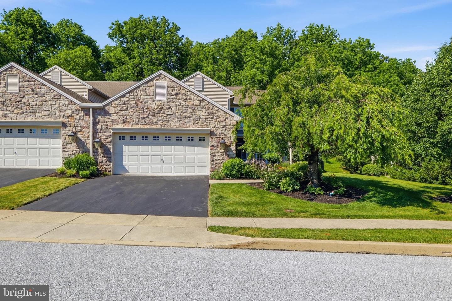 1823 Stone Hill Drive photo 3