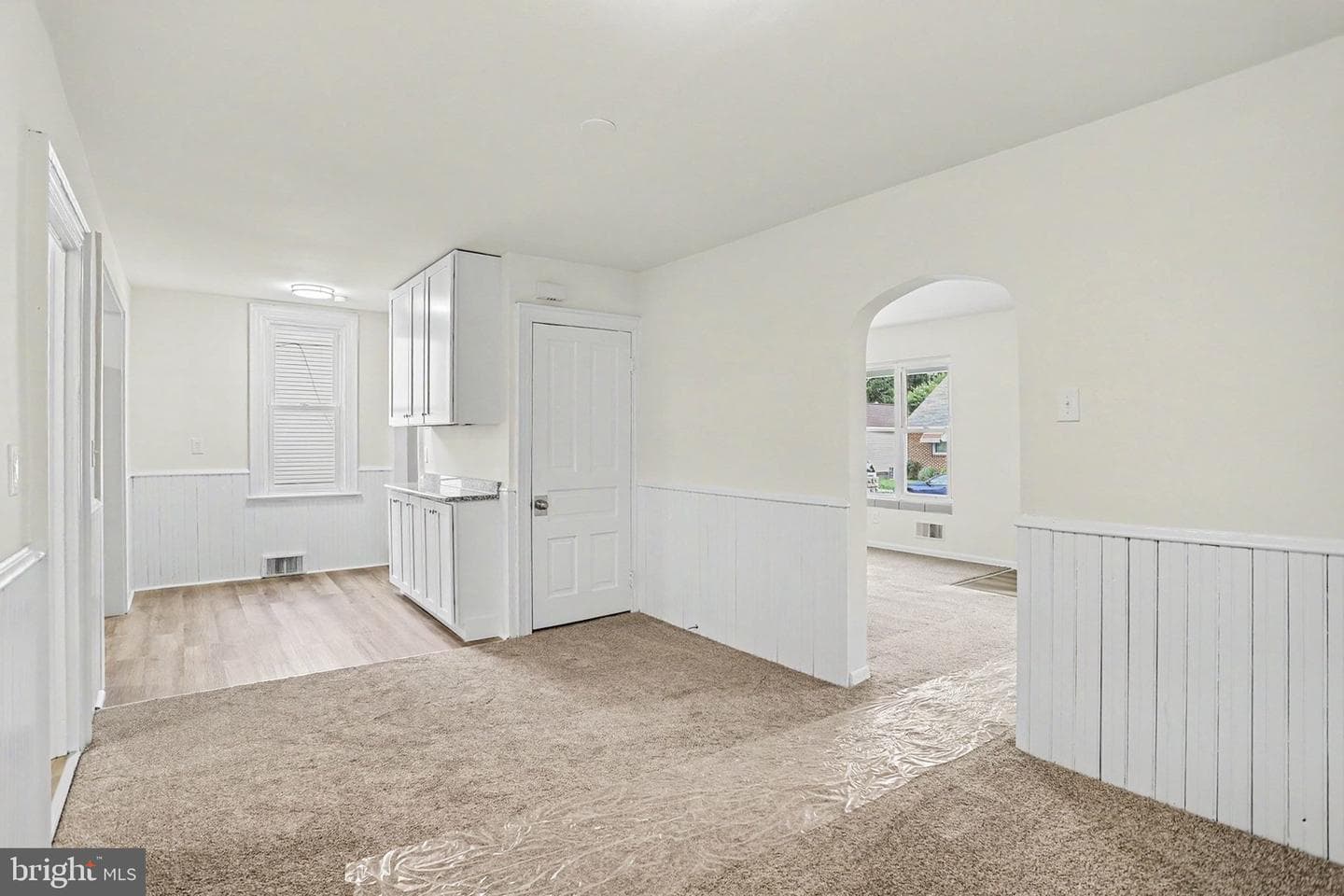 649 Baer Avenue photo 8