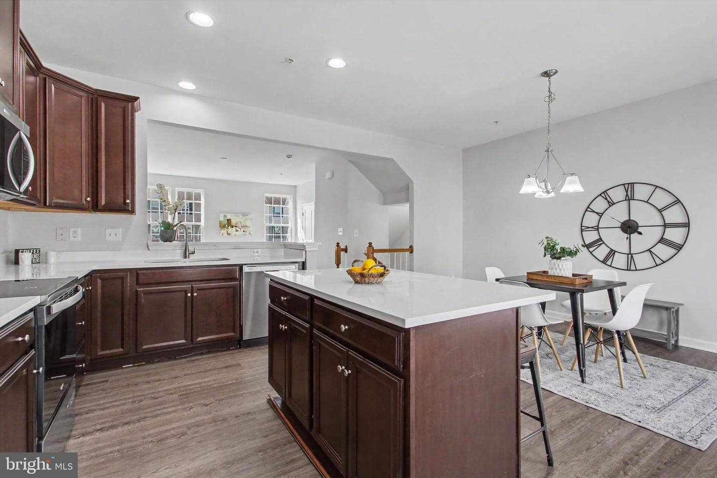 414 Charles Avenue photo 7
