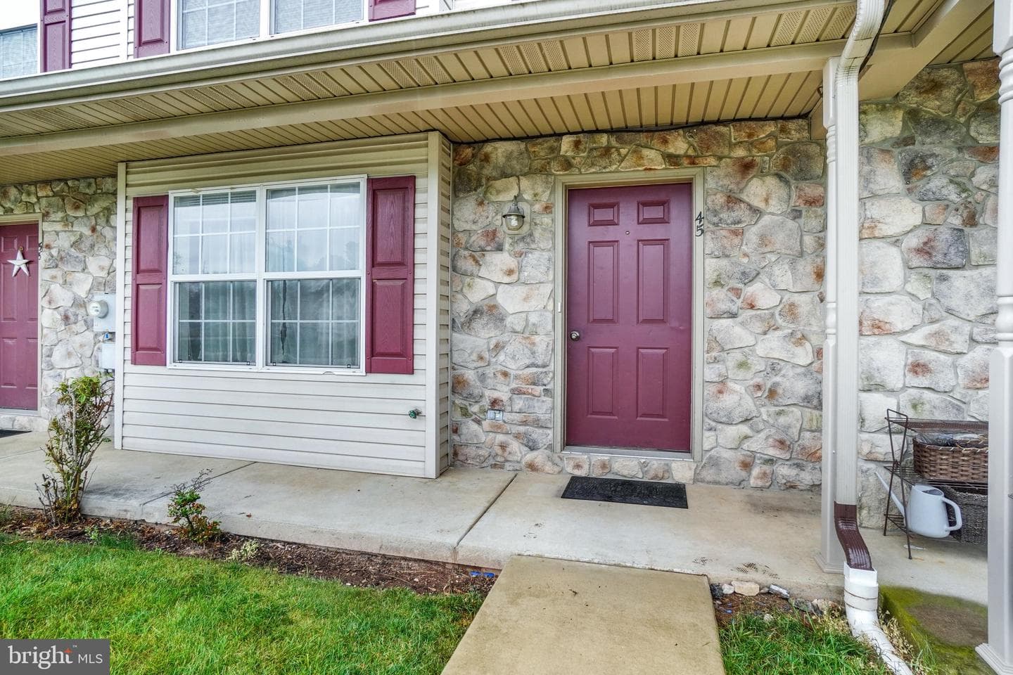 45 Yarrow Court photo 3