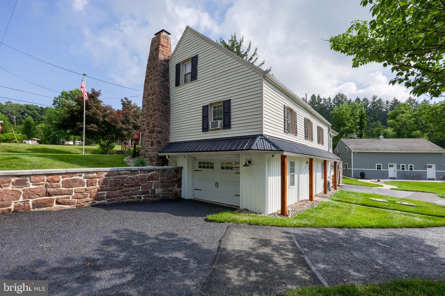 5390 Nursery Road photo 3