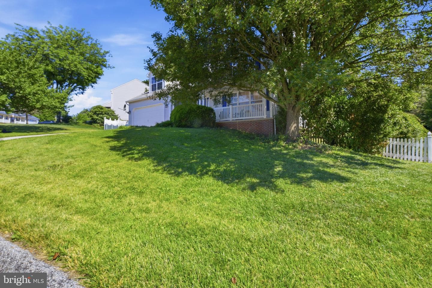 16 Liberty Avenue photo 35