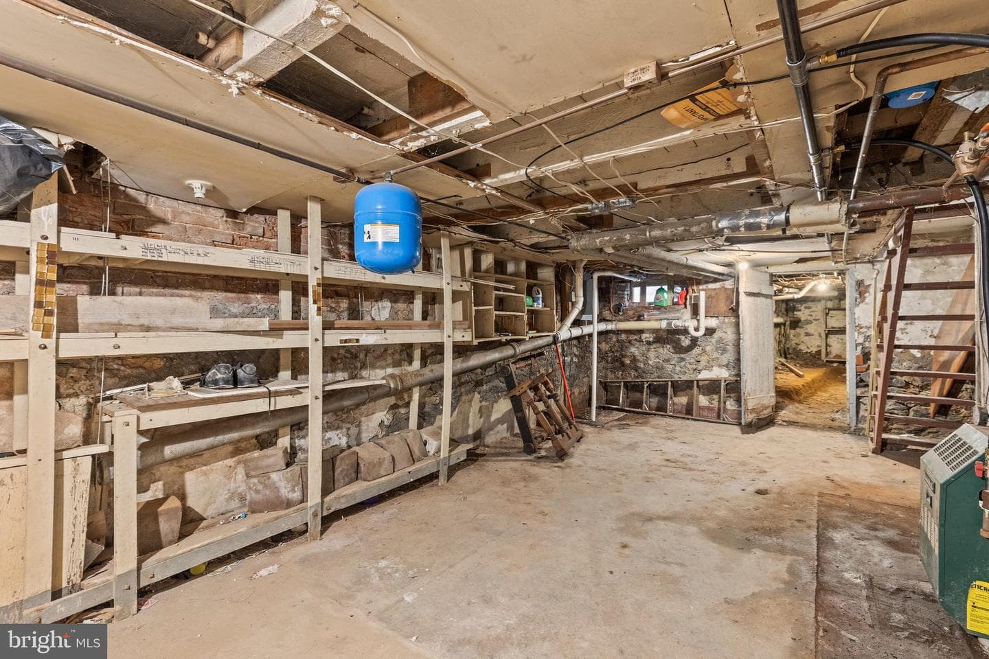 518 S Queen St photo 25