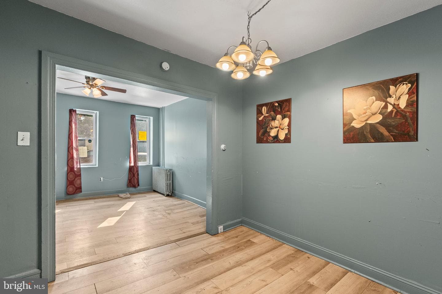 518 S Queen St photo 8