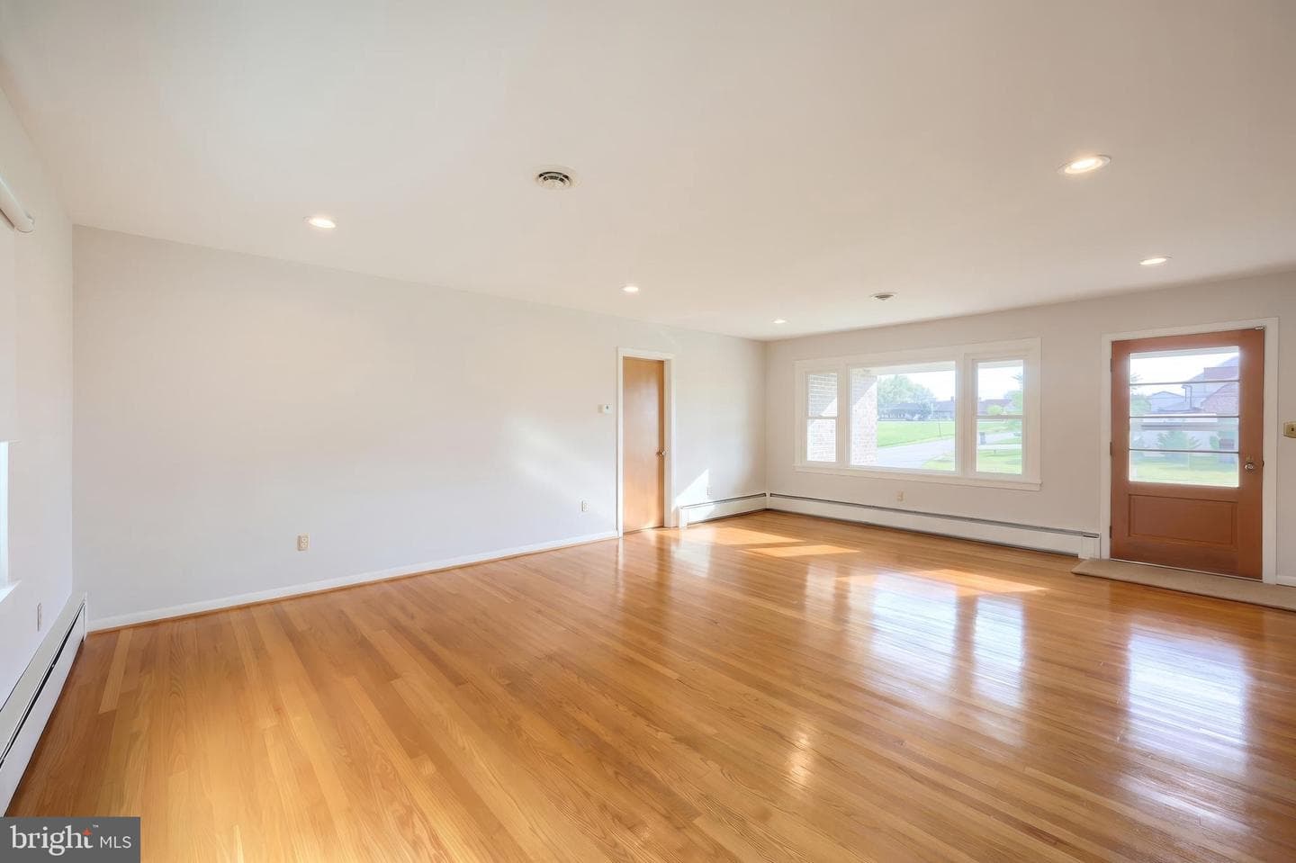 2056 Bridgeview Road photo 14