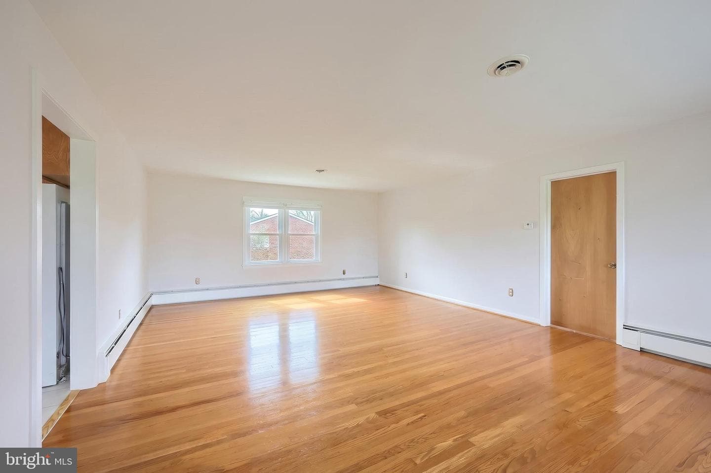 2056 Bridgeview Road photo 17