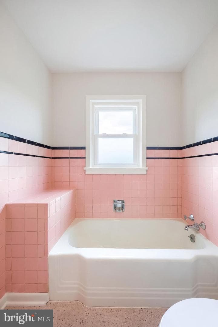 2056 Bridgeview Road photo 21