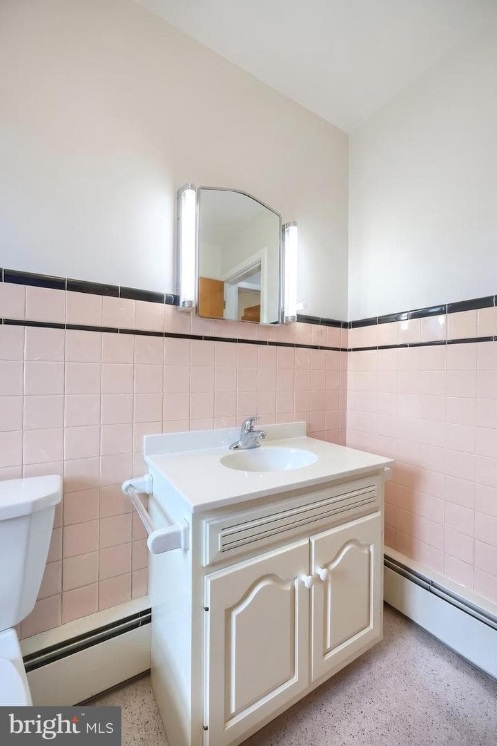 2056 Bridgeview Road photo 22