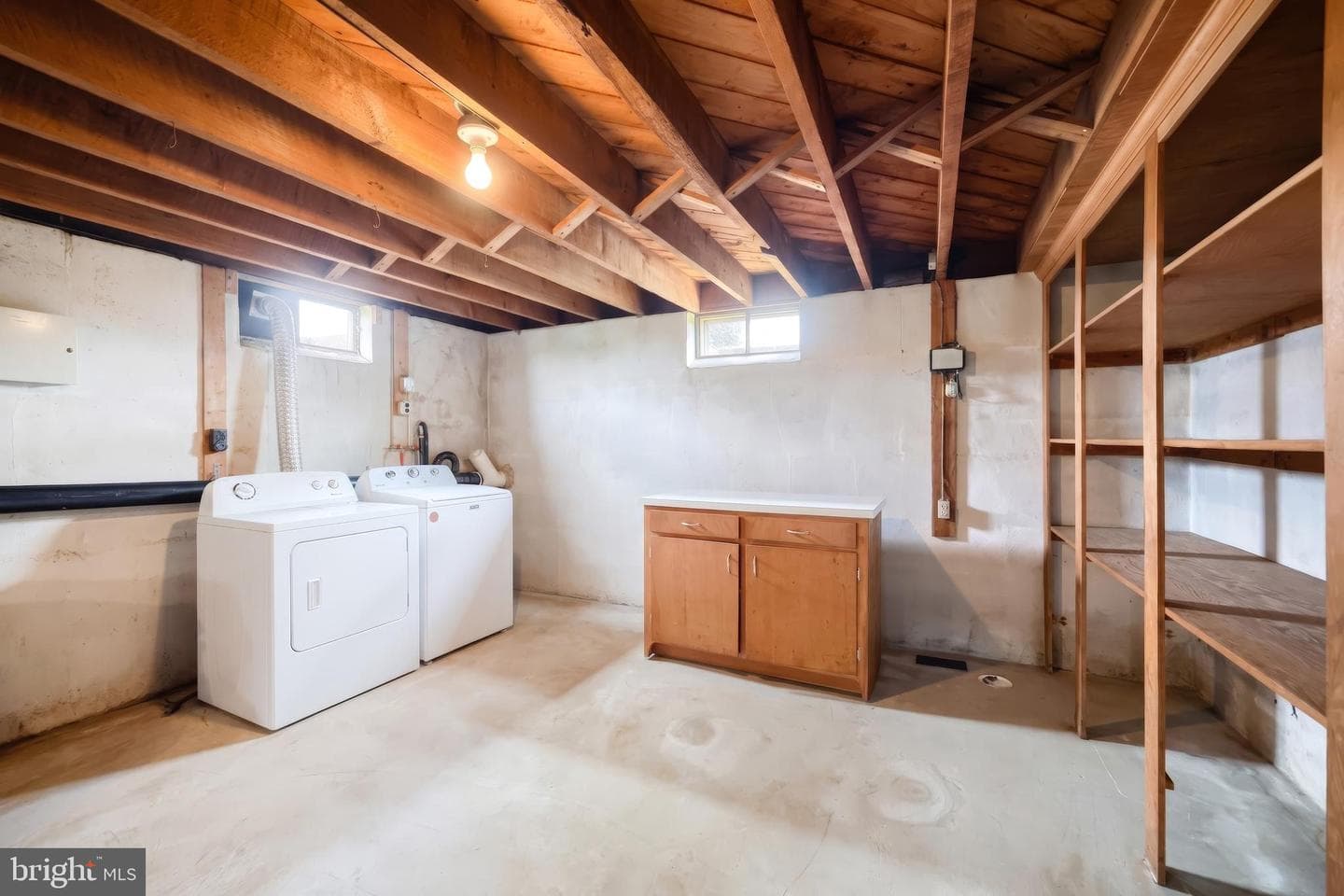 2056 Bridgeview Road photo 27