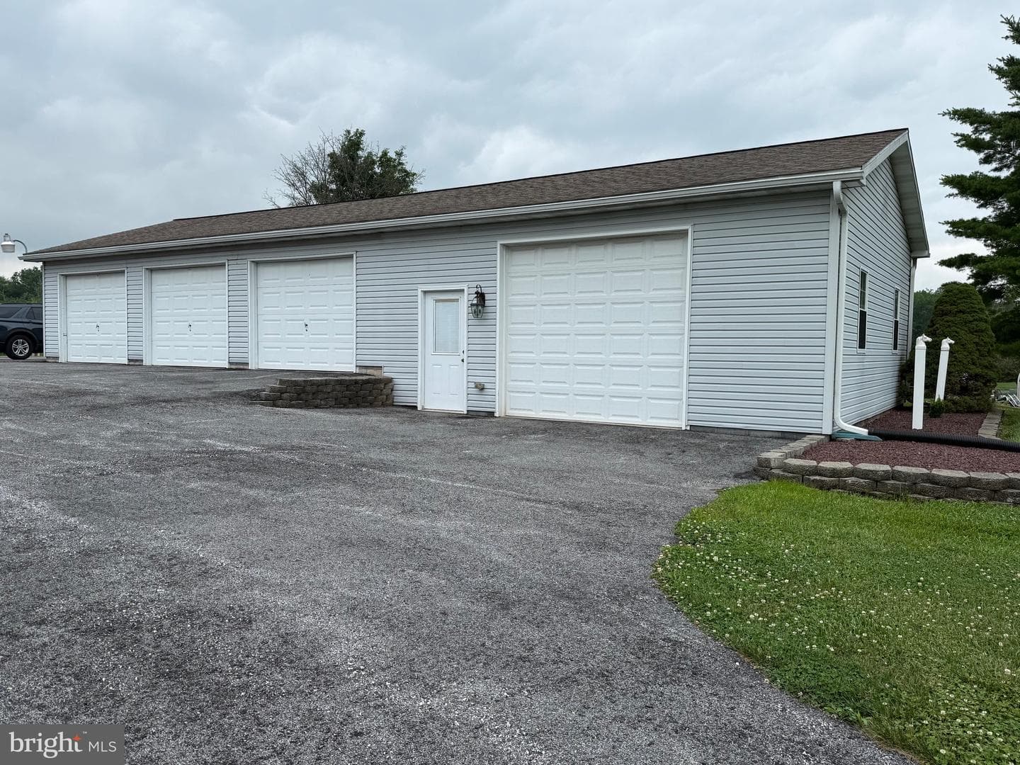 472 Scotch Pine Road photo 5