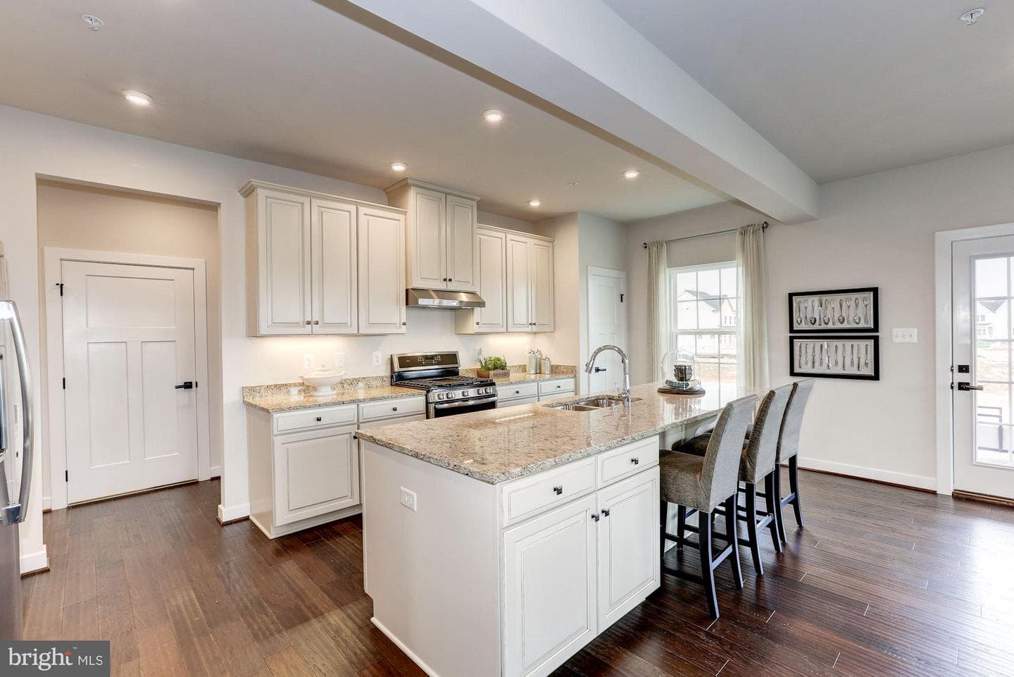 384 Kelso Drive photo 10