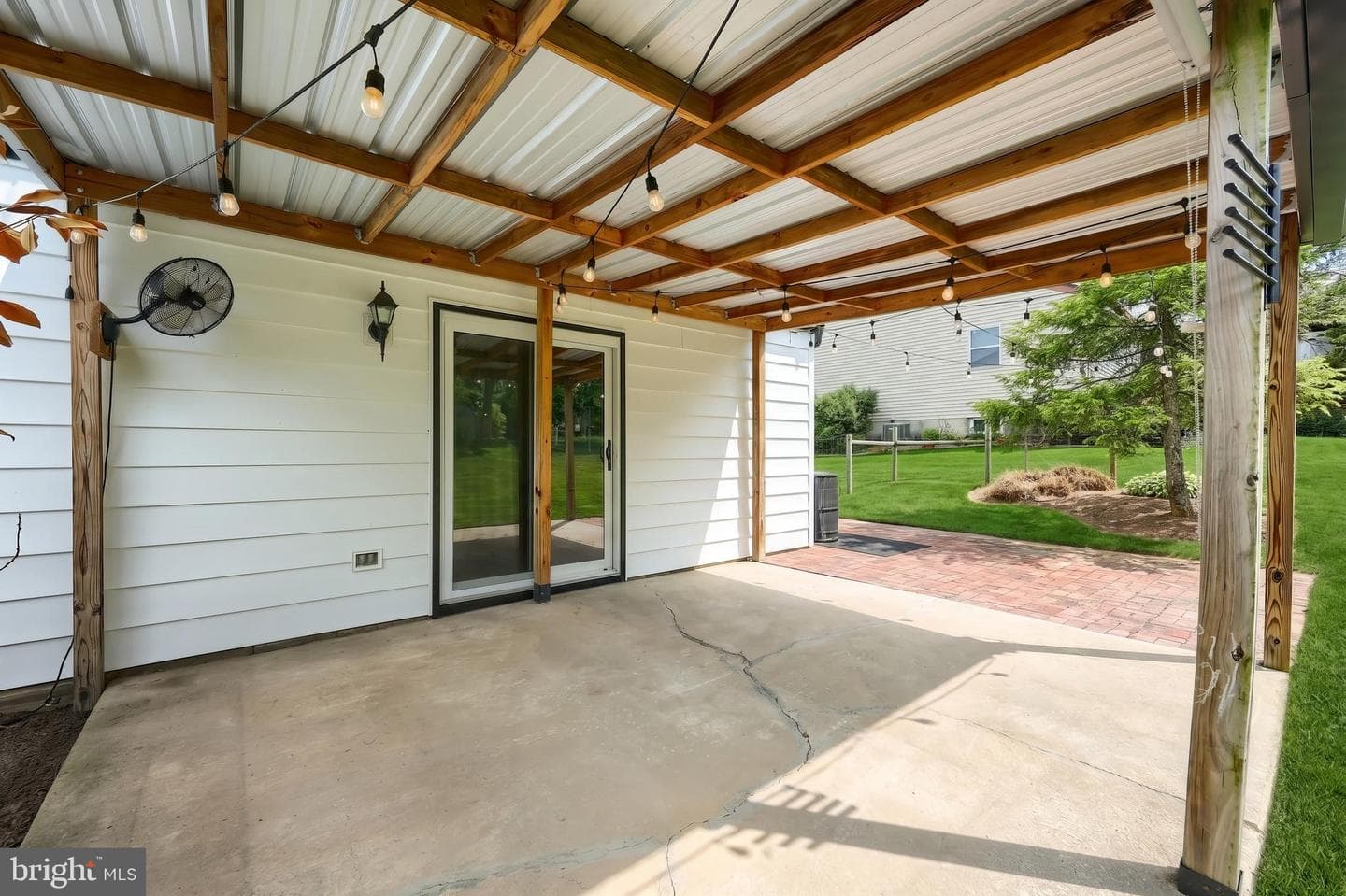 2832 Glen Hollow Drive photo 12