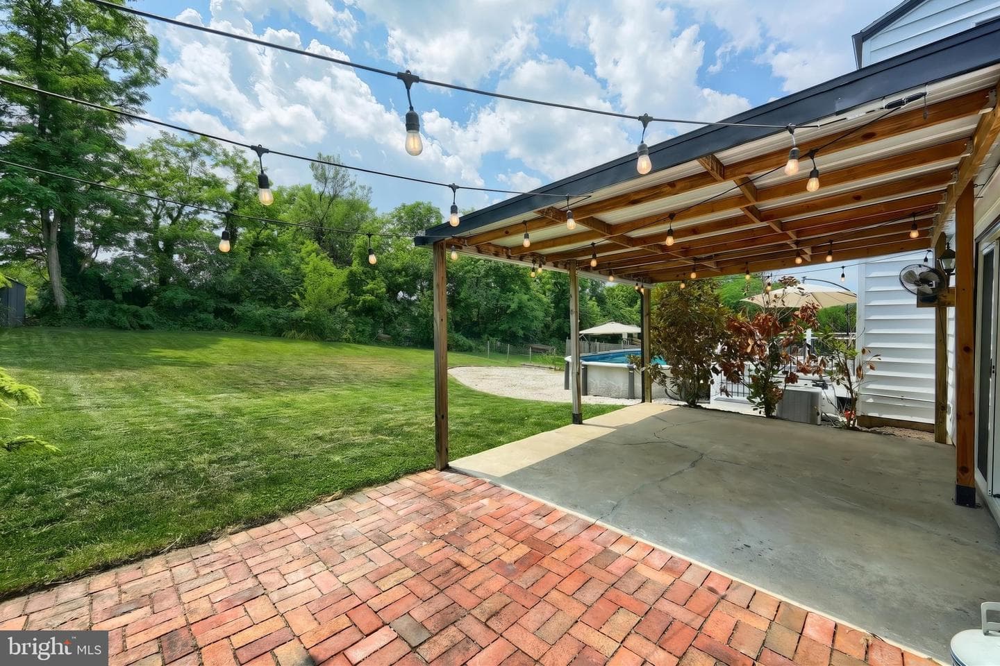 2832 Glen Hollow Drive photo 4