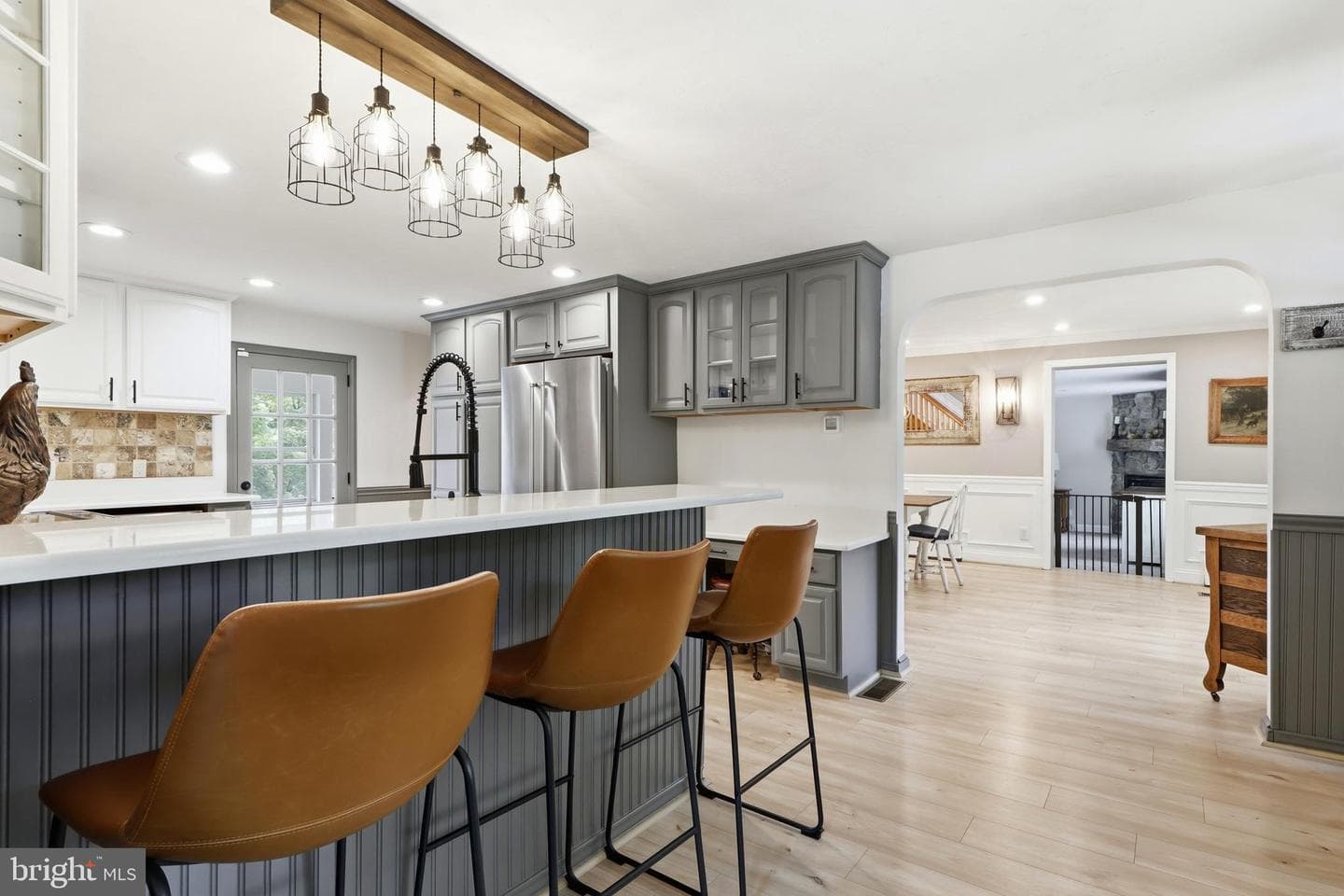 690 Academy Road photo 13