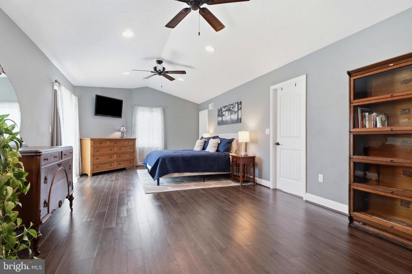 690 Academy Road photo 21