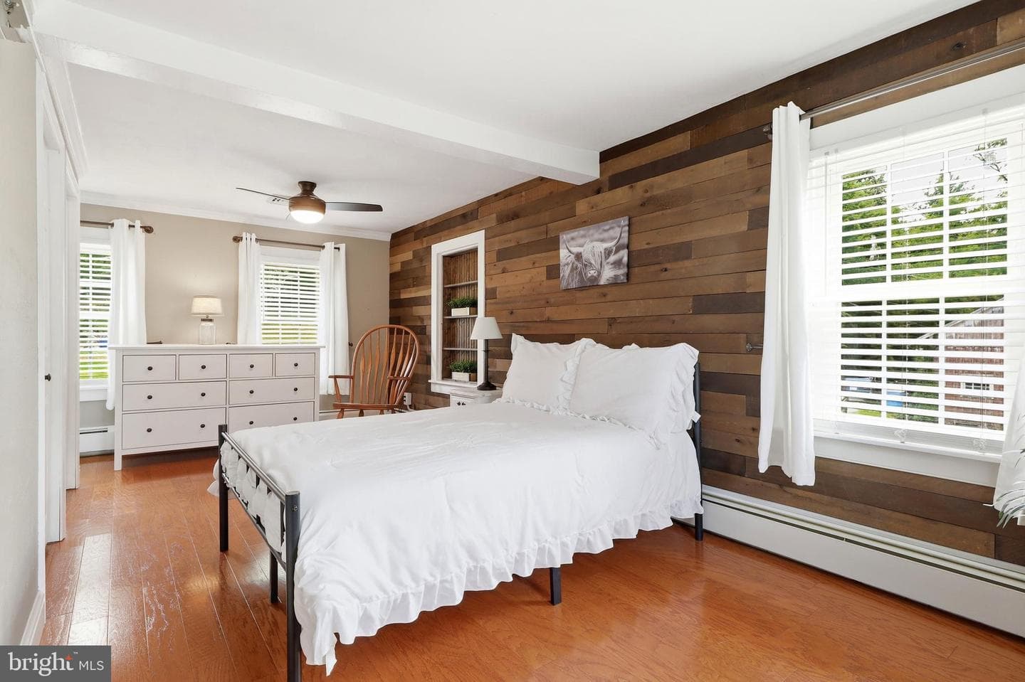 690 Academy Road photo 32