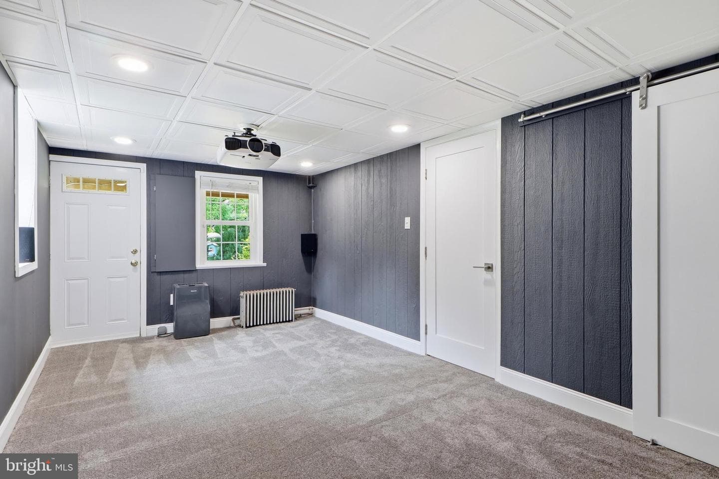 690 Academy Road photo 40