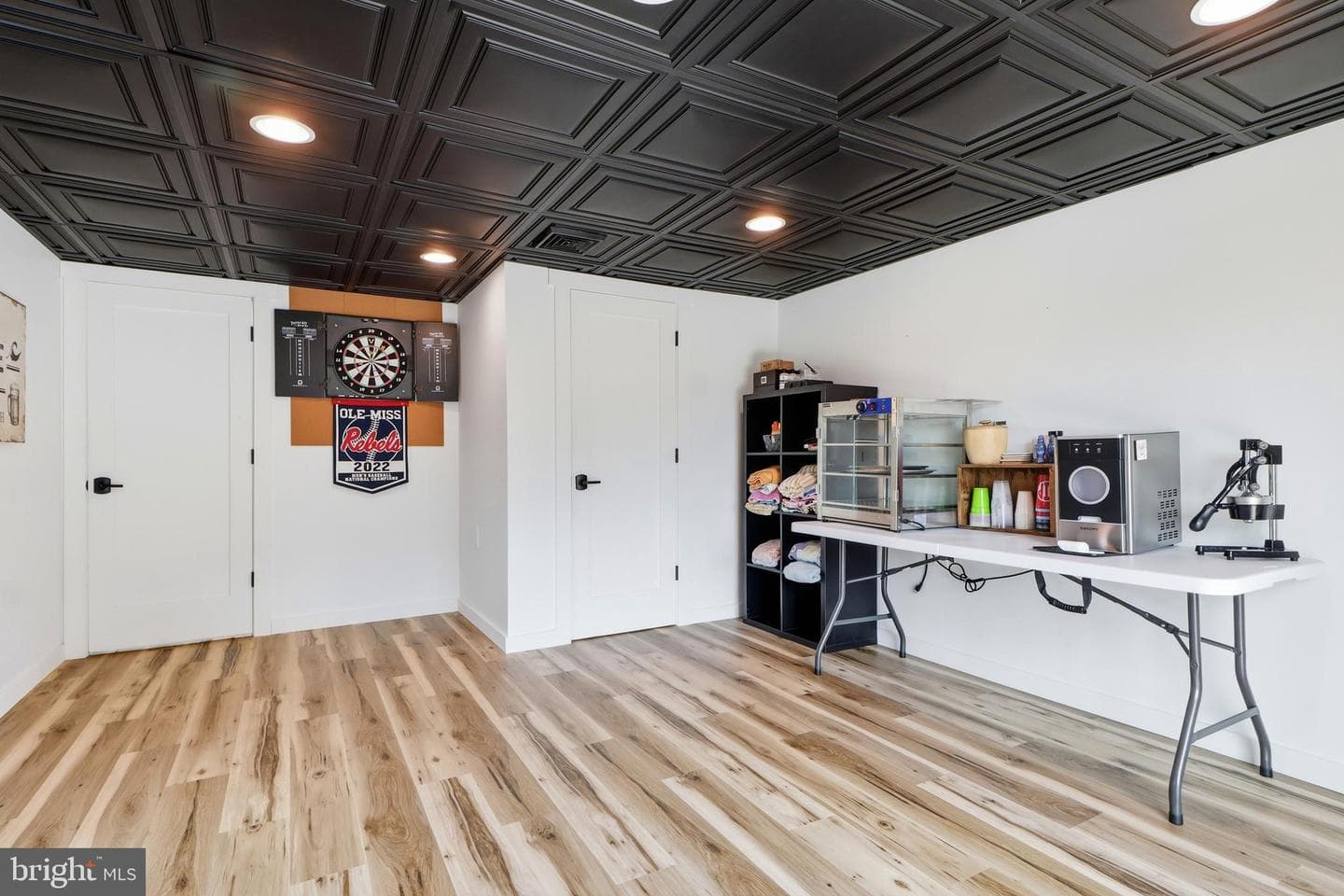 690 Academy Road photo 42