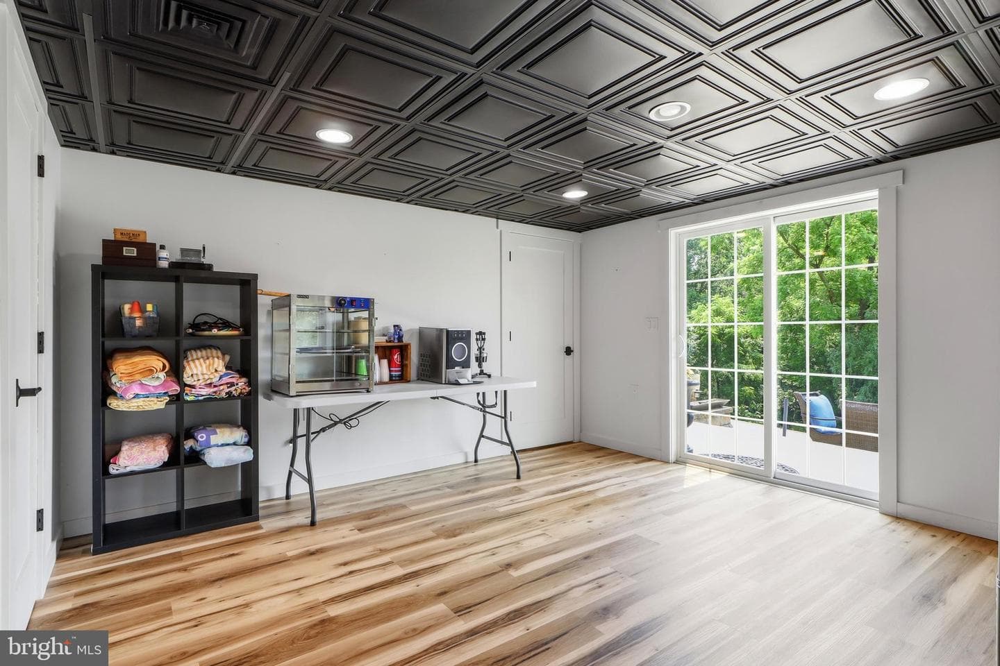 690 Academy Road photo 43