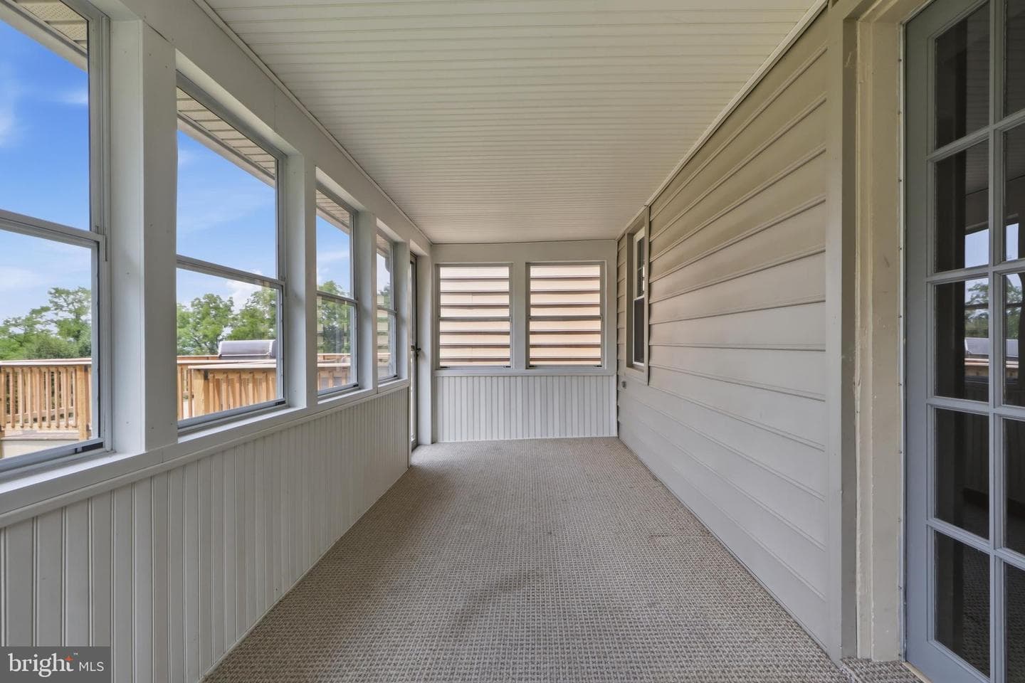 690 Academy Road photo 47