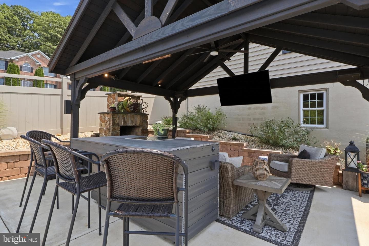 690 Academy Road photo 55