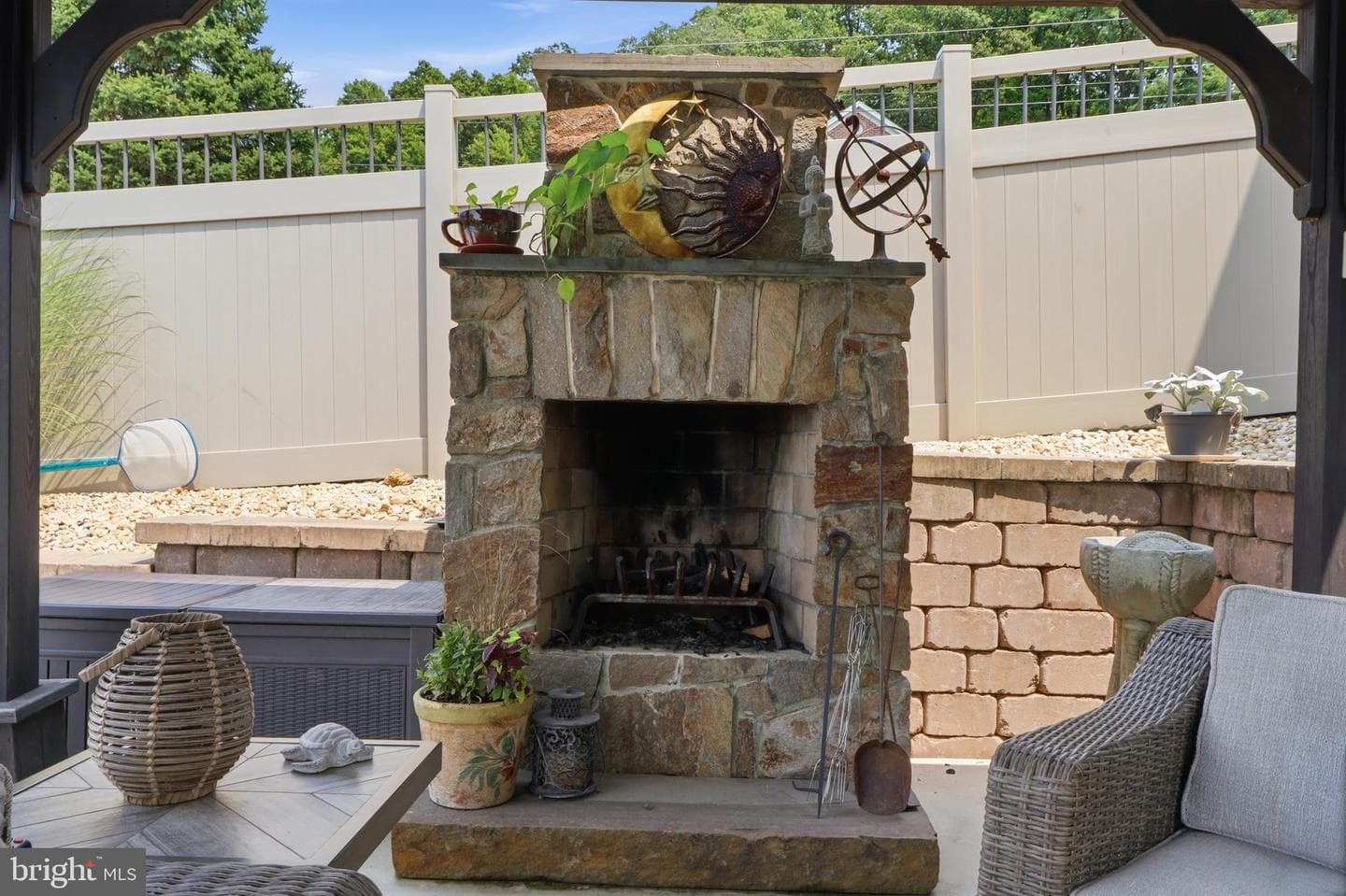 690 Academy Road photo 57