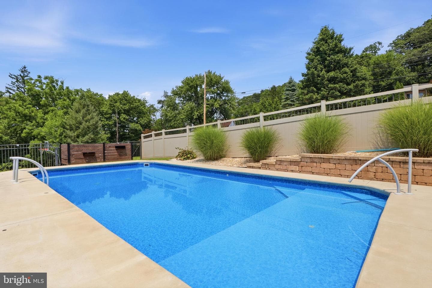 690 Academy Road photo 58