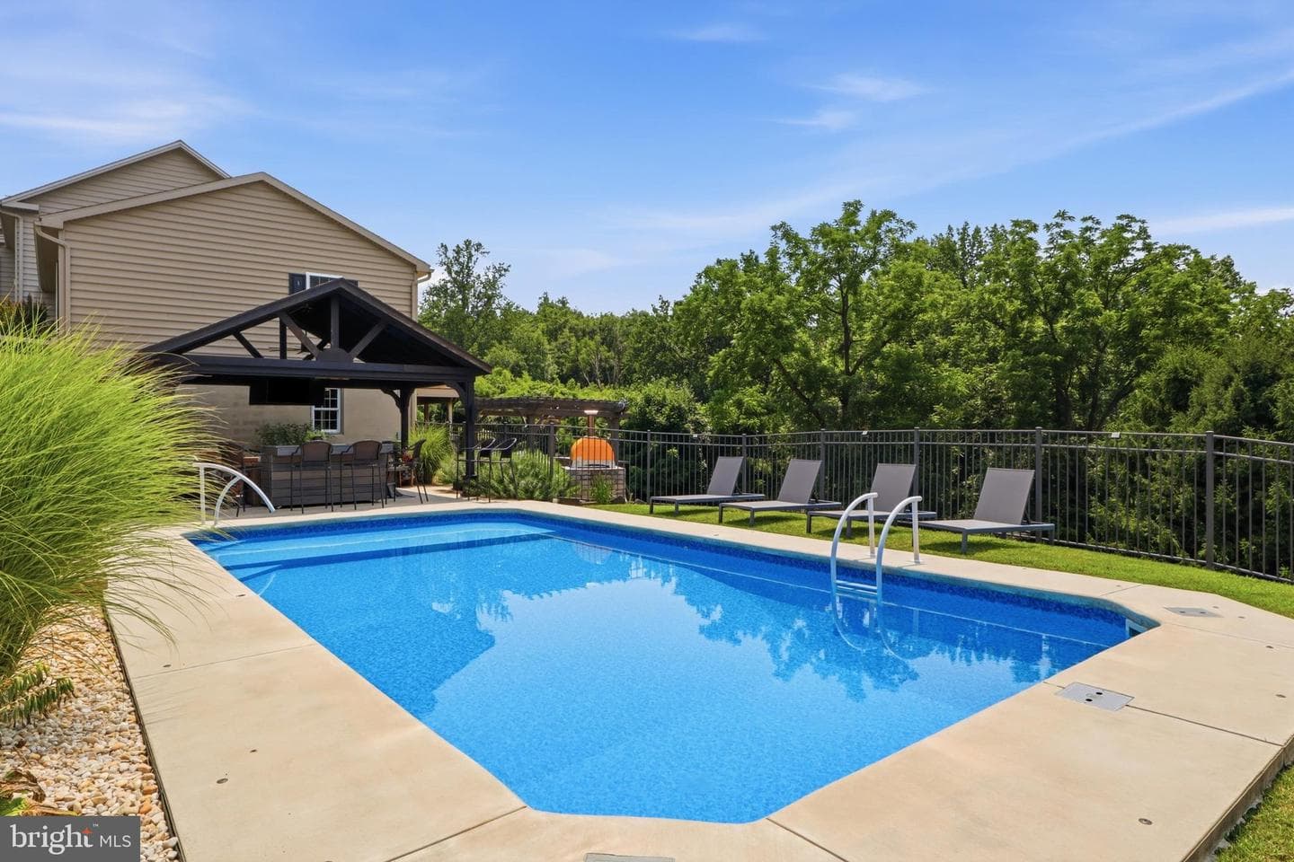 690 Academy Road photo 59