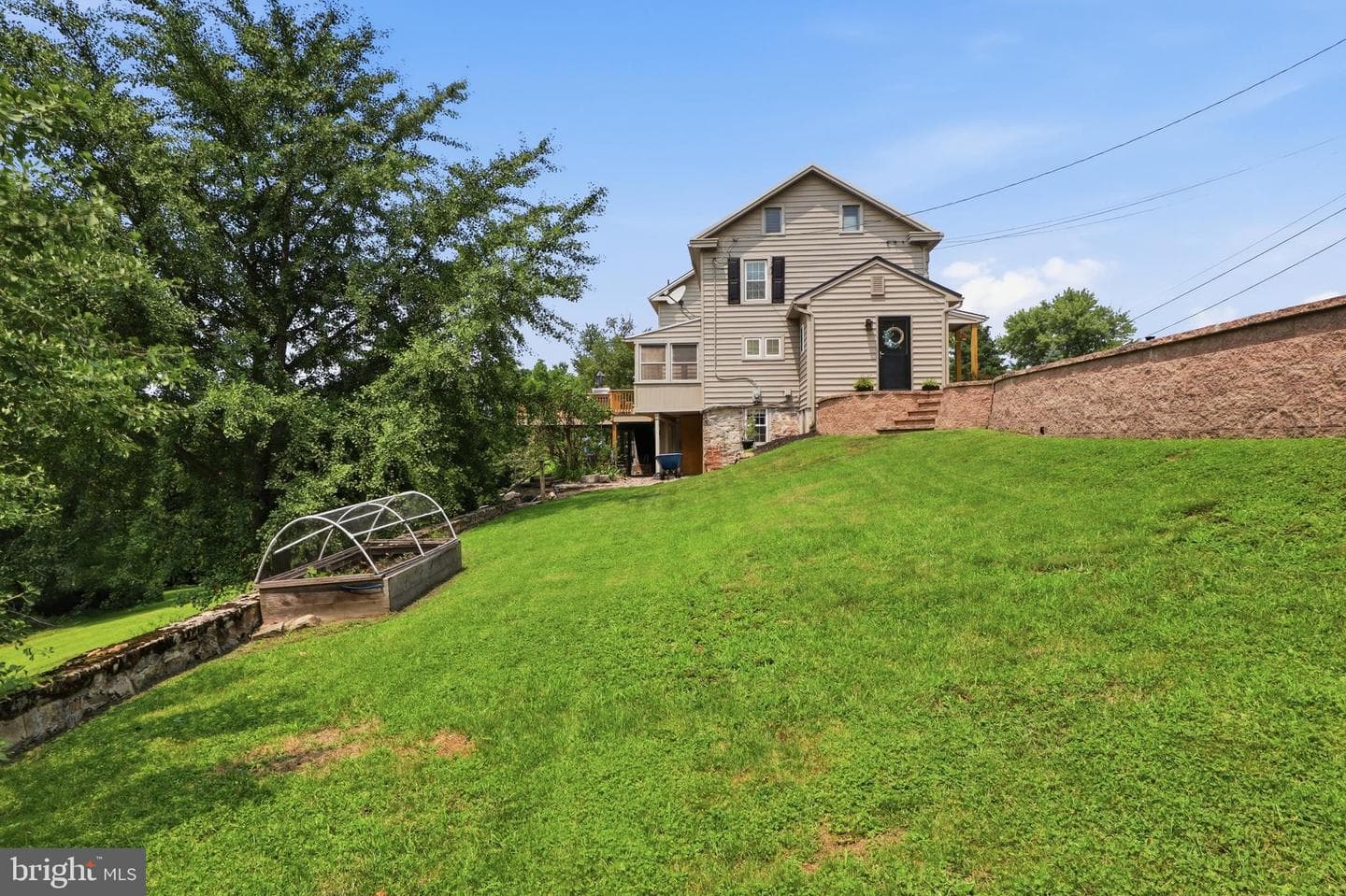 690 Academy Road photo 70