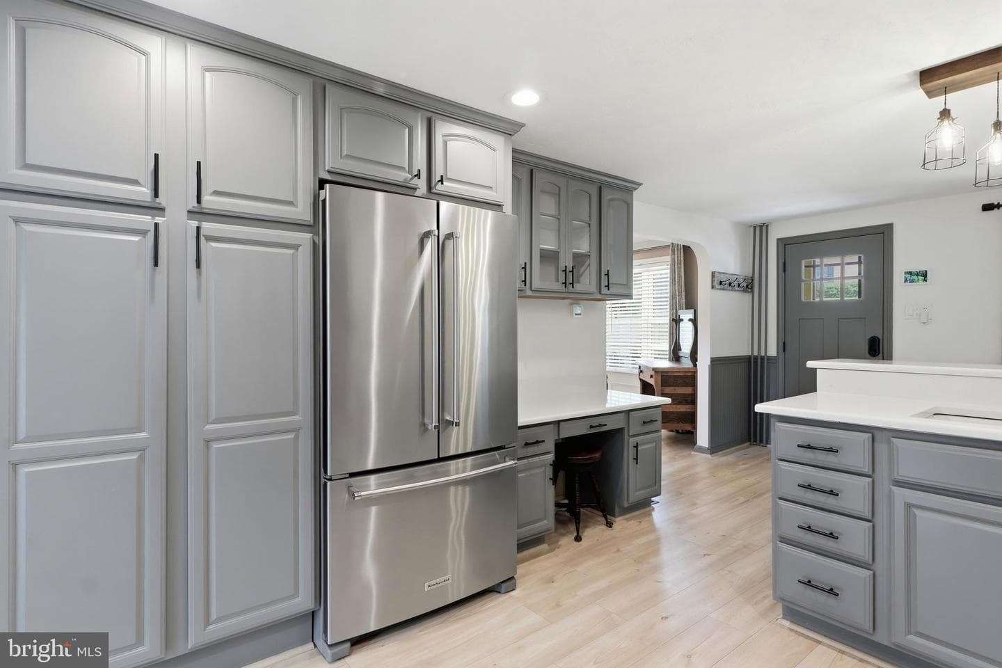 690 Academy Road photo 8