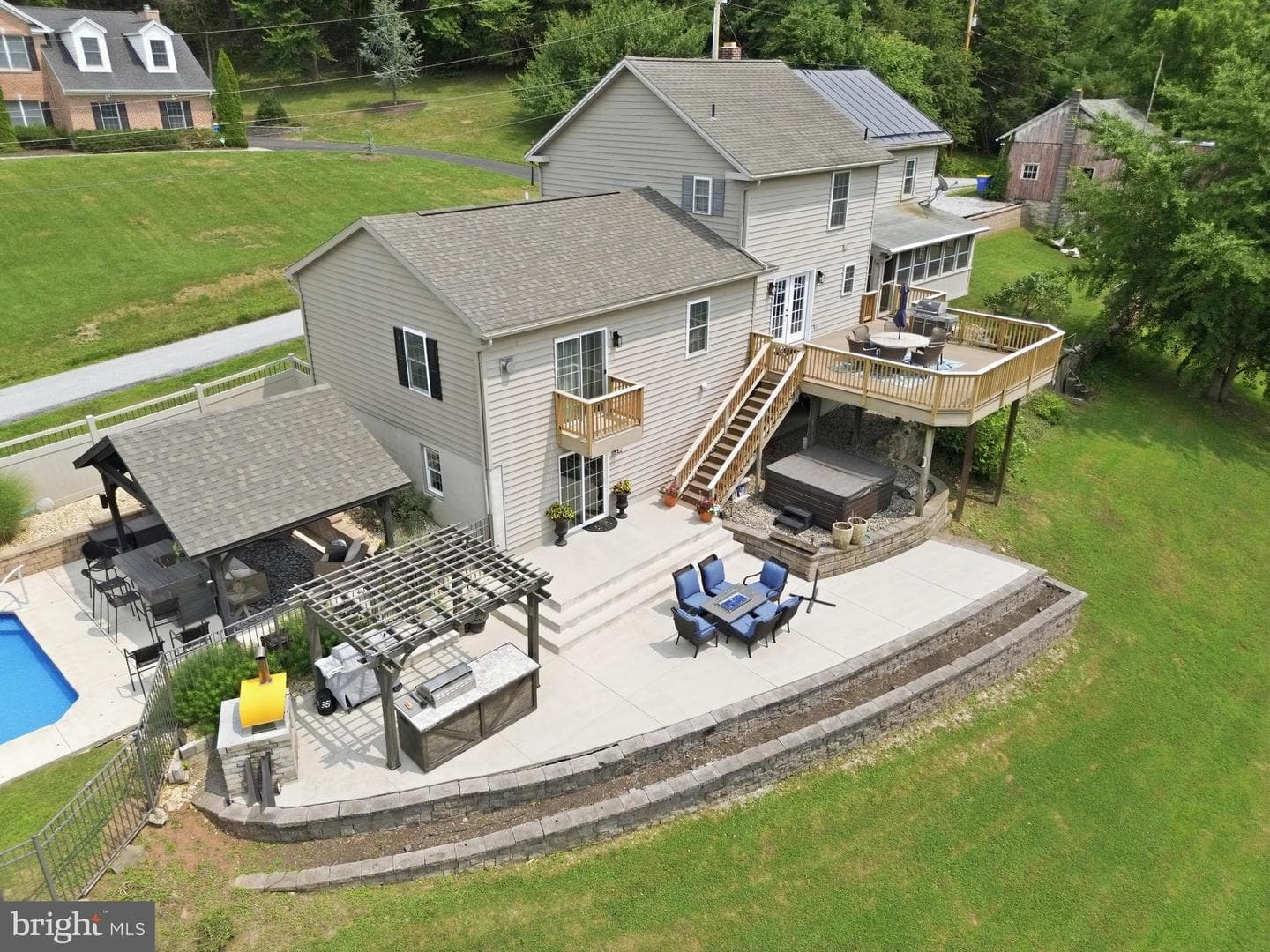 690 Academy Road photo 92