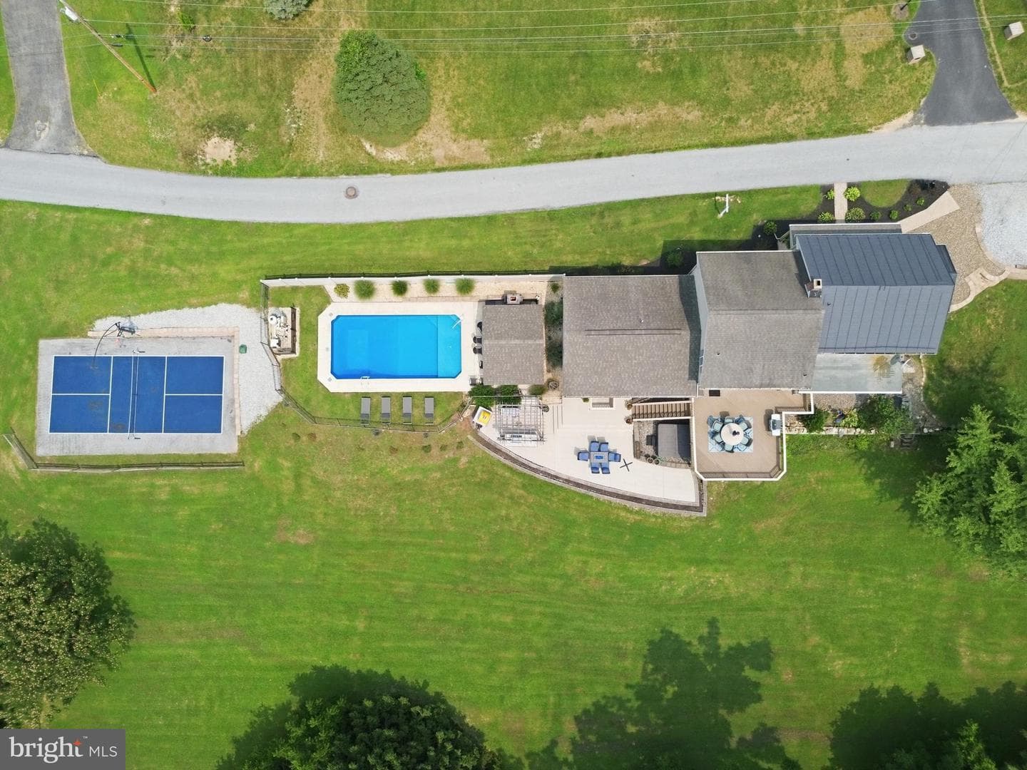 690 Academy Road photo 96