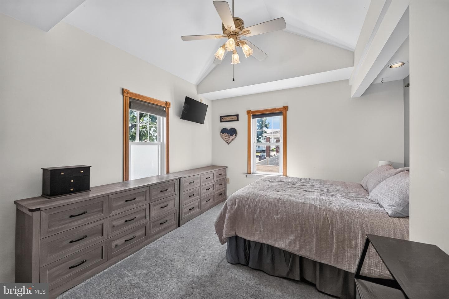 300 N Highland Avenue photo 13