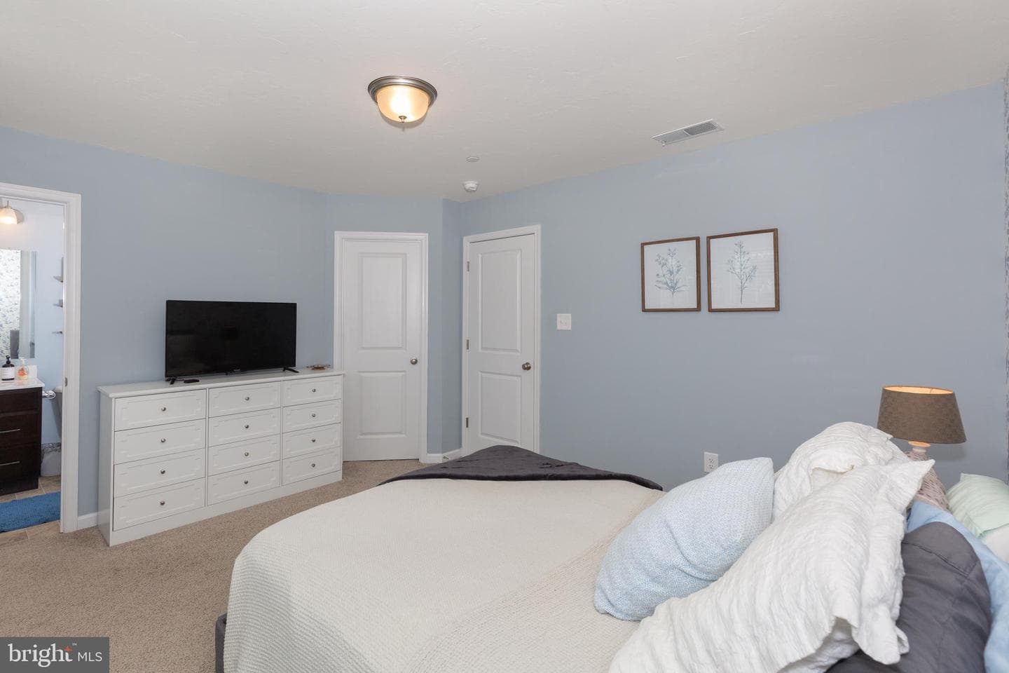 225 Holstein Drive photo 33