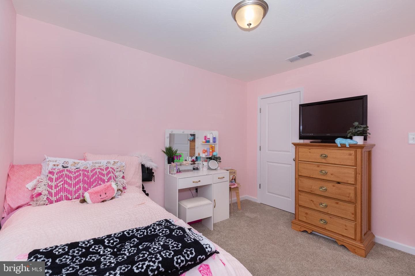 225 Holstein Drive photo 35