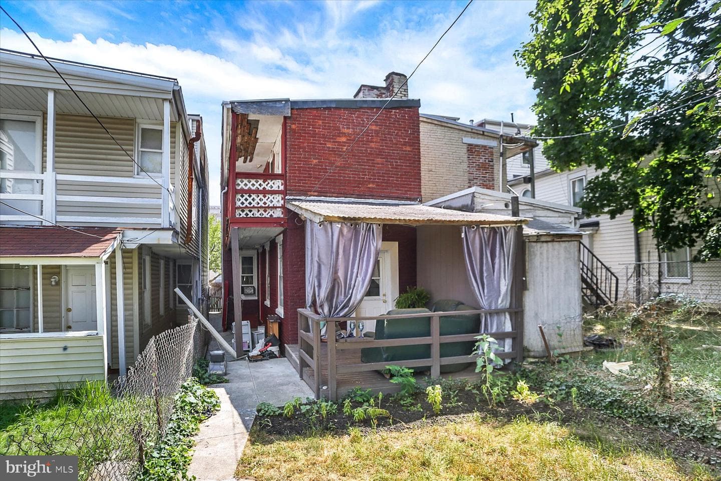 136 S Queen Street photo 28