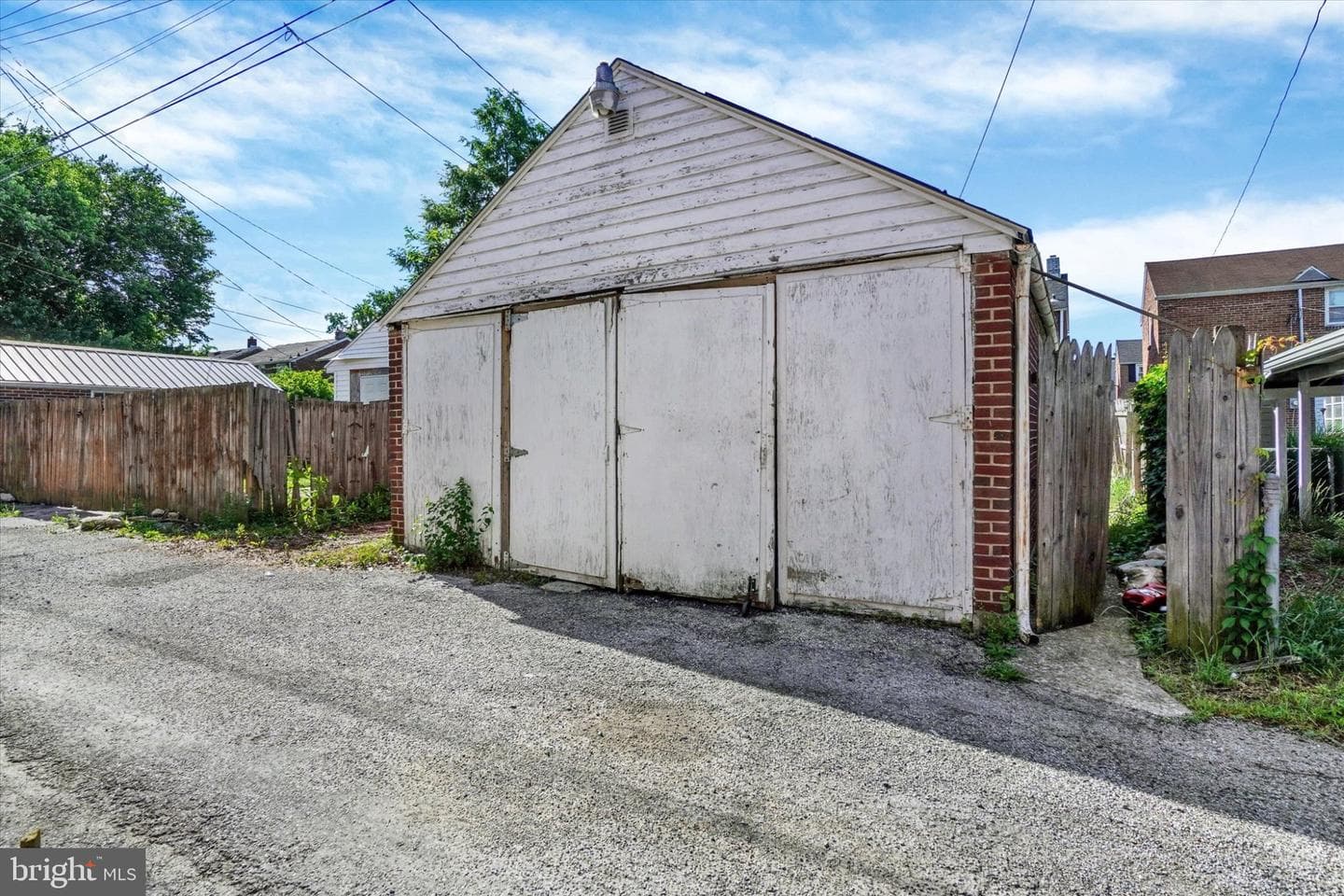 1123 E Poplar Street photo 23