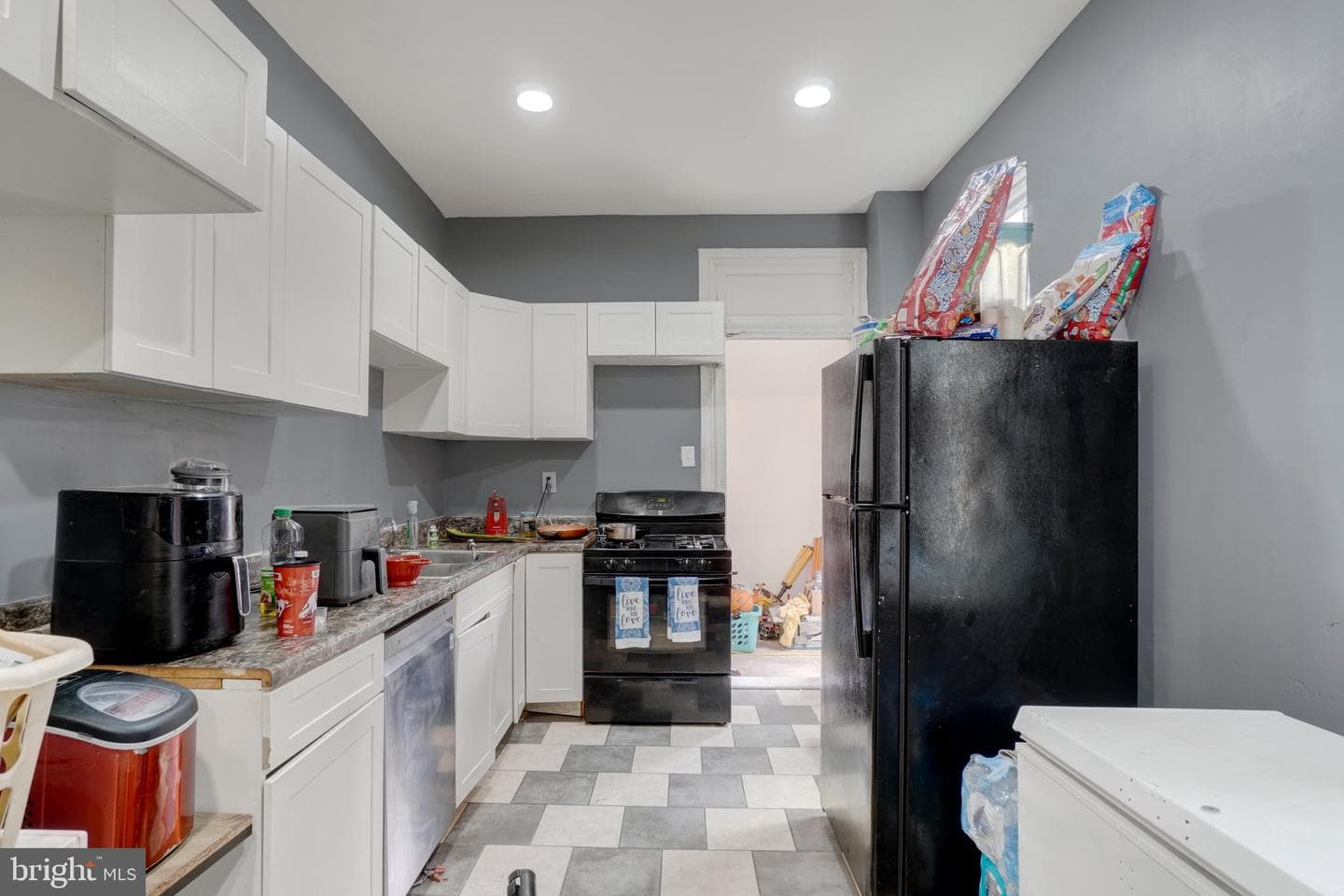 626 W Princess Street photo 5