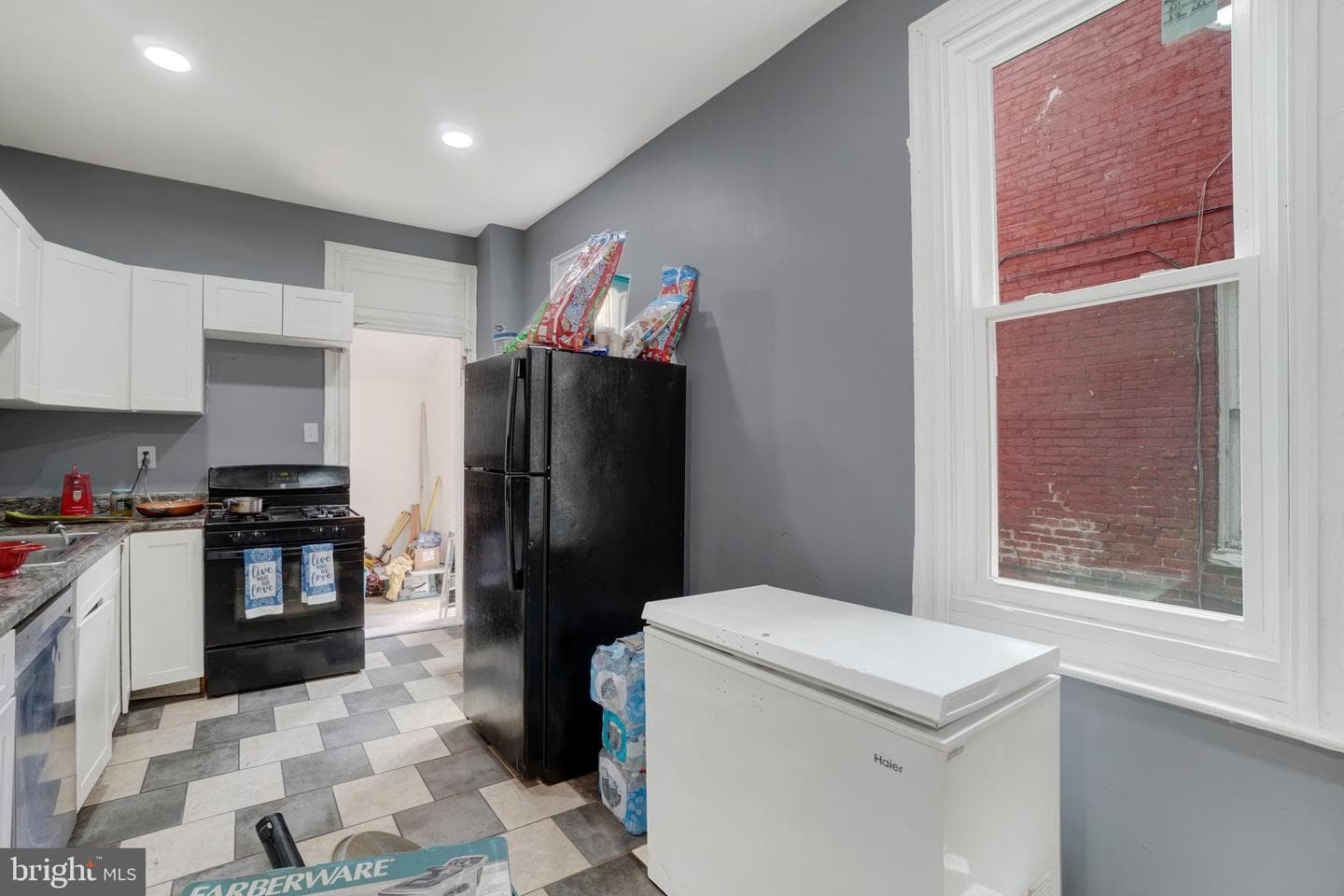 626 W Princess Street photo 6