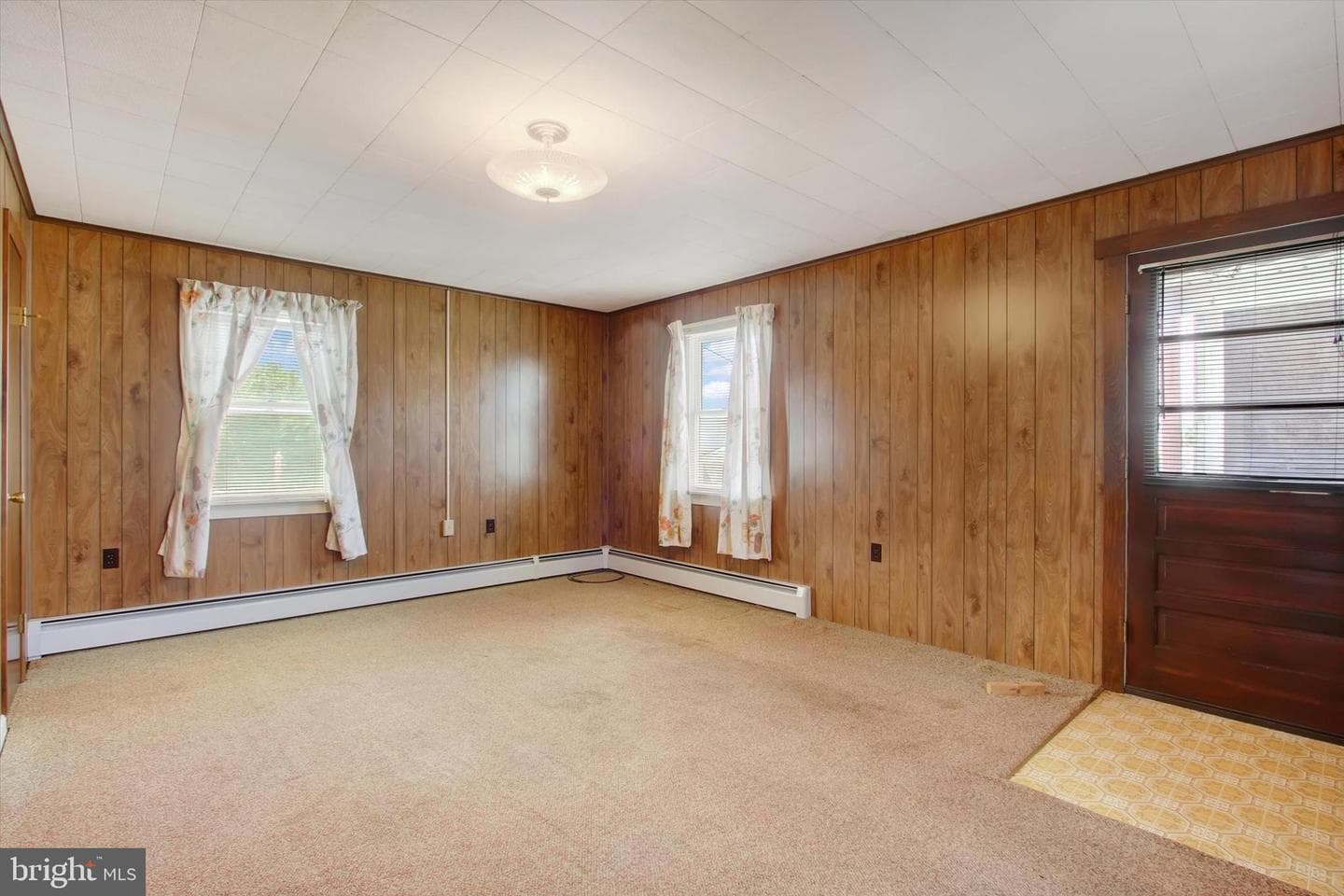 544 York Street photo 24