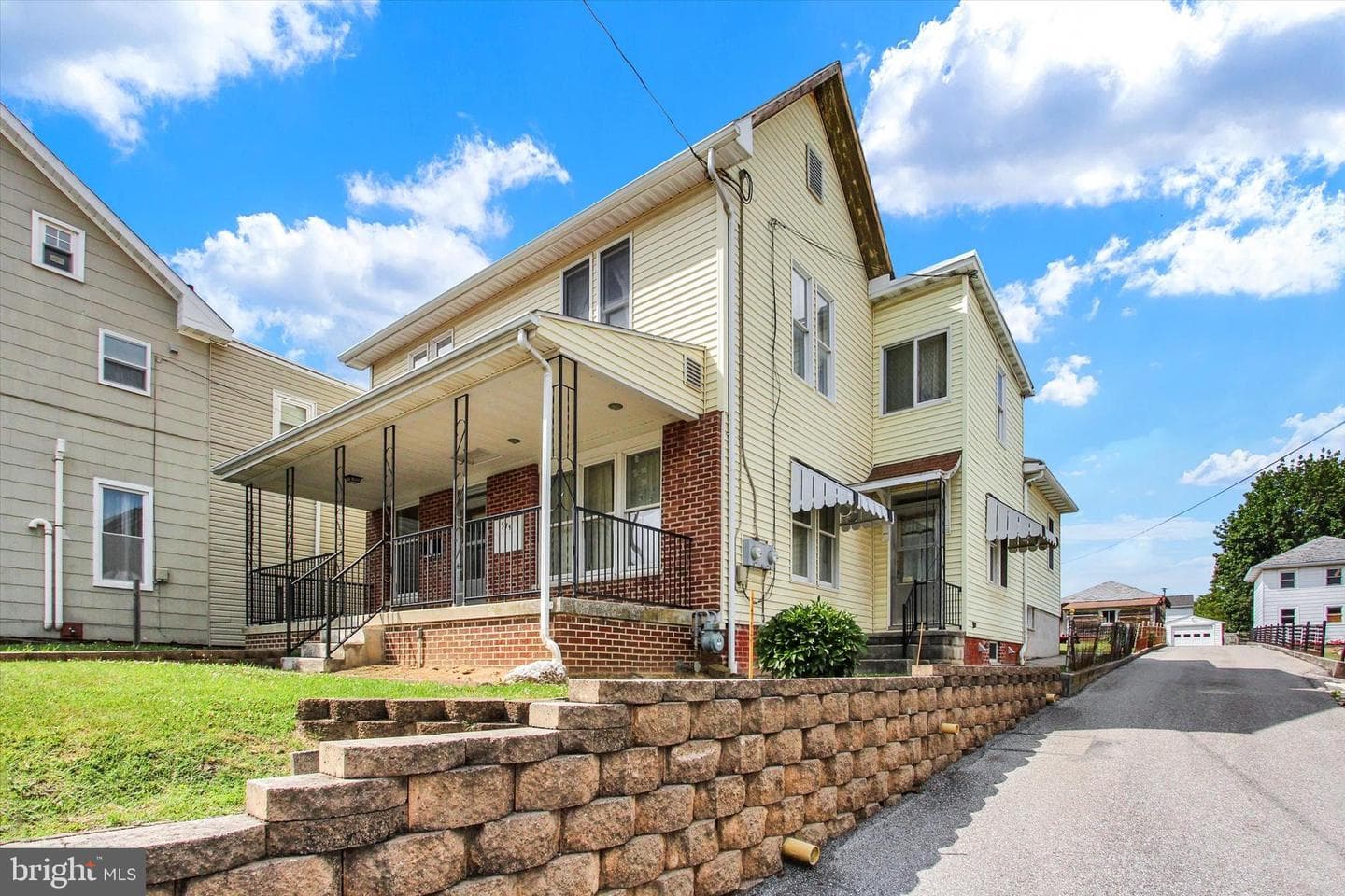 544 York Street photo 4