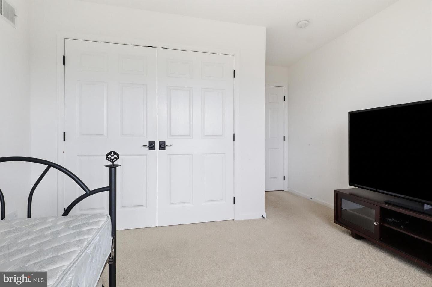 216 Hollyhock Drive photo 28