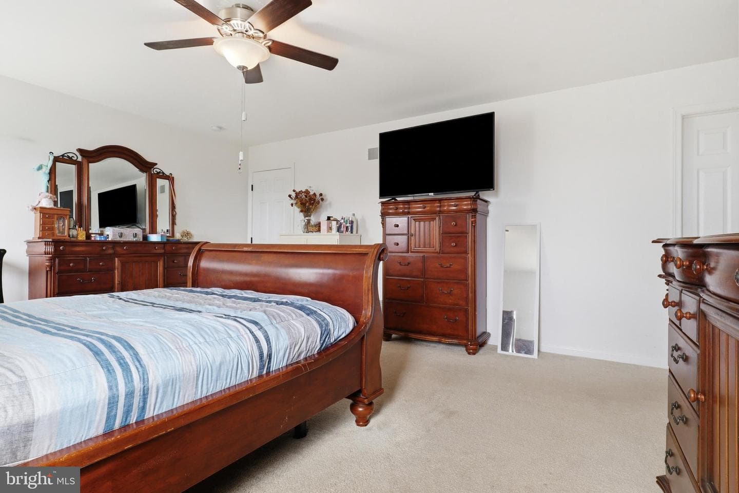 216 Hollyhock Drive photo 31