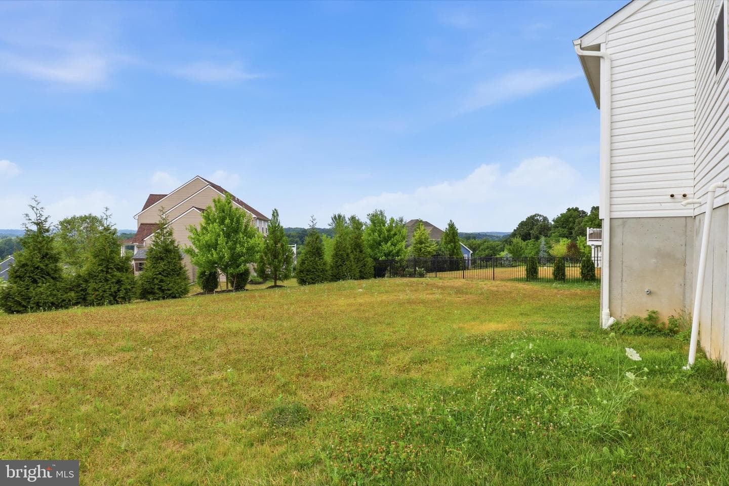 216 Hollyhock Drive photo 37
