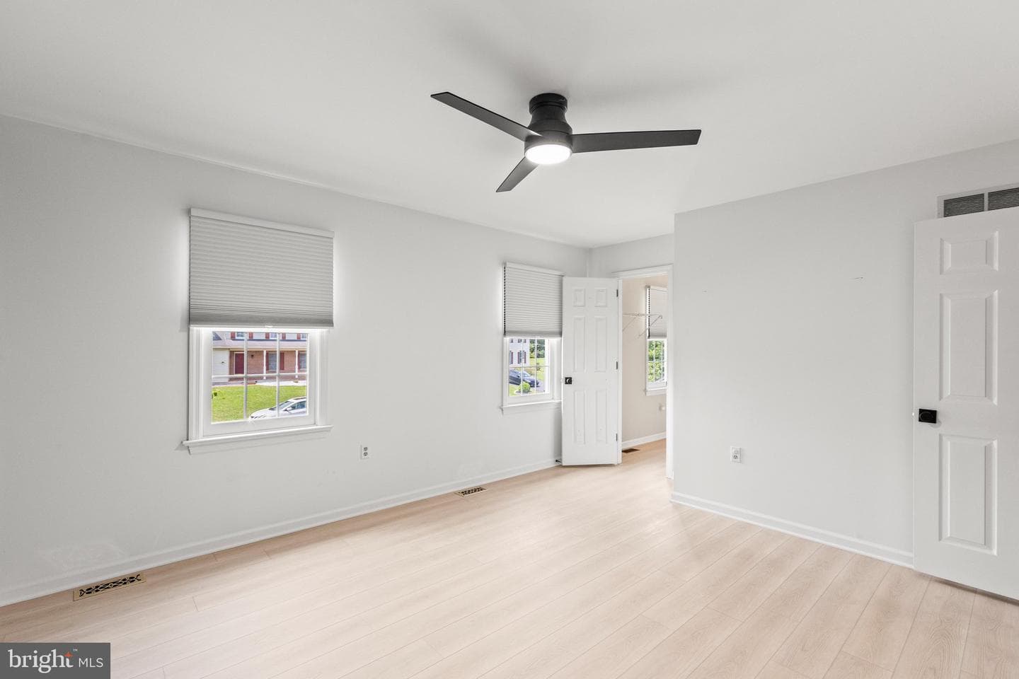 678 S Maurice Street photo 21