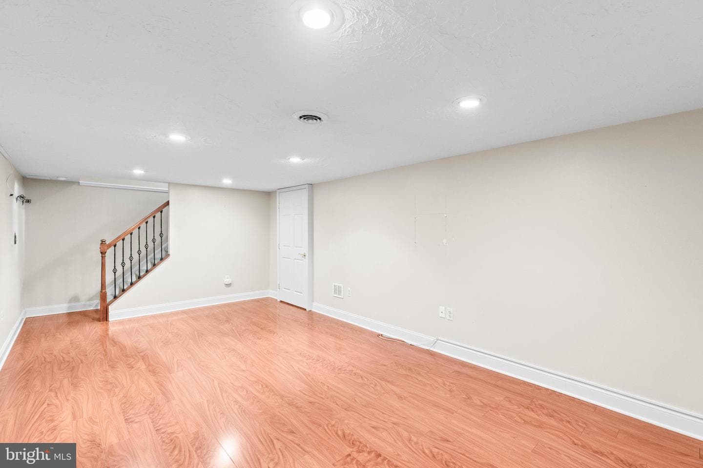 678 S Maurice Street photo 32