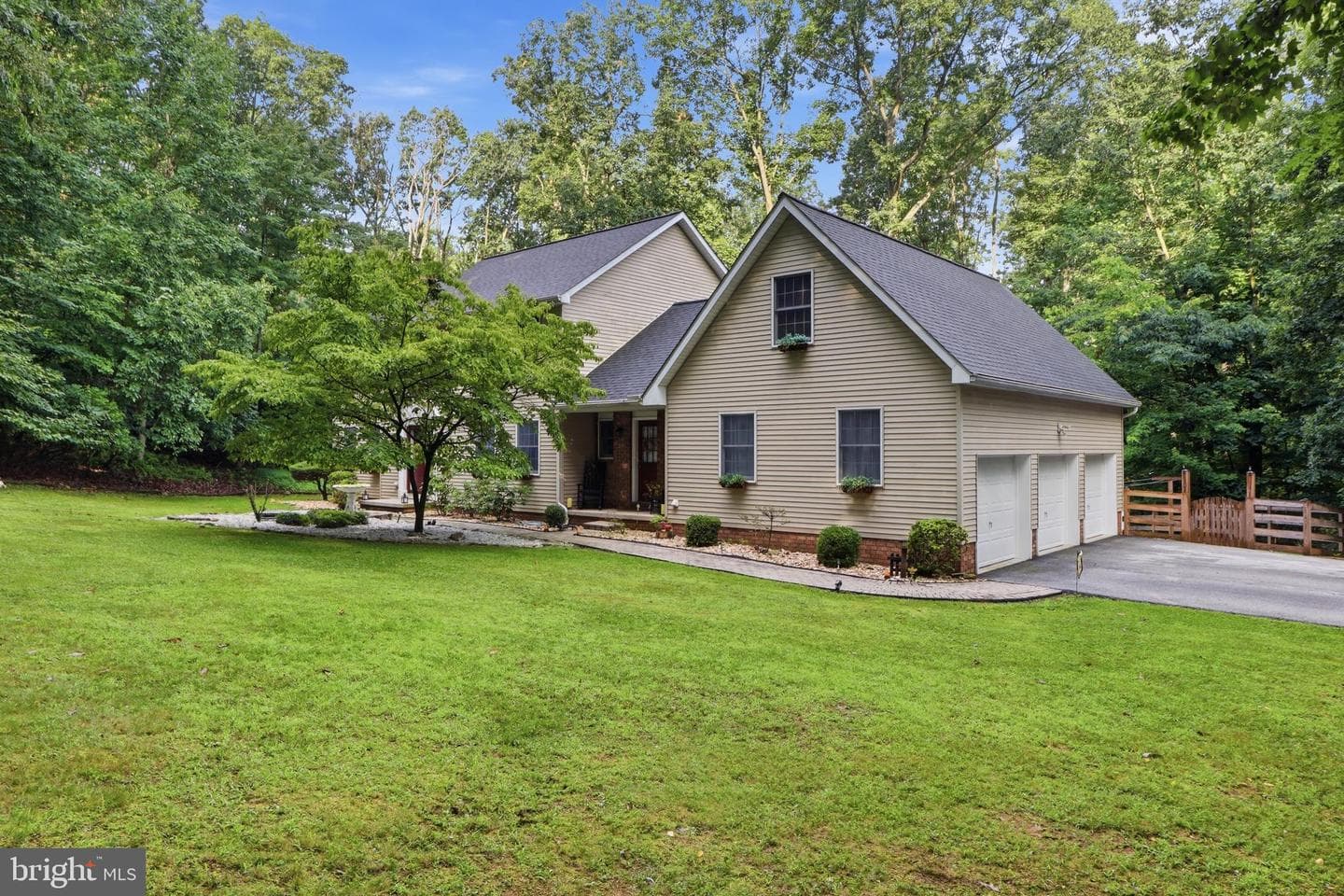 801 Mountain Court photo 3