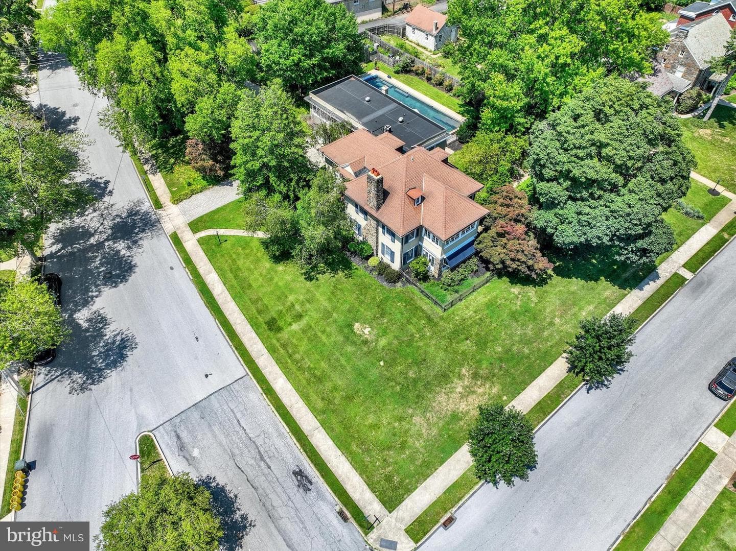 915 Arlington Road photo 66