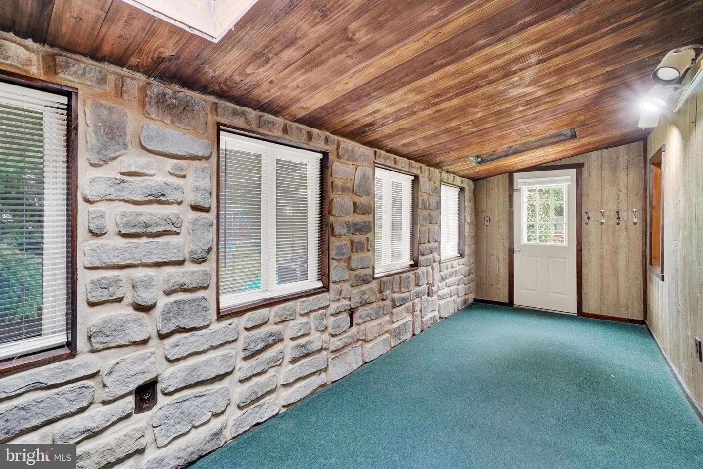 2690 Clearview Drive photo 6