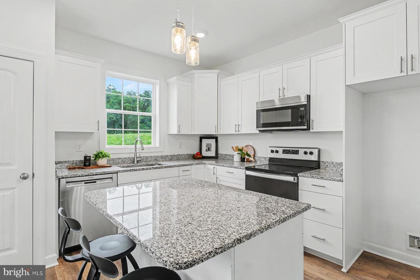 308 Avon Drive photo 15
